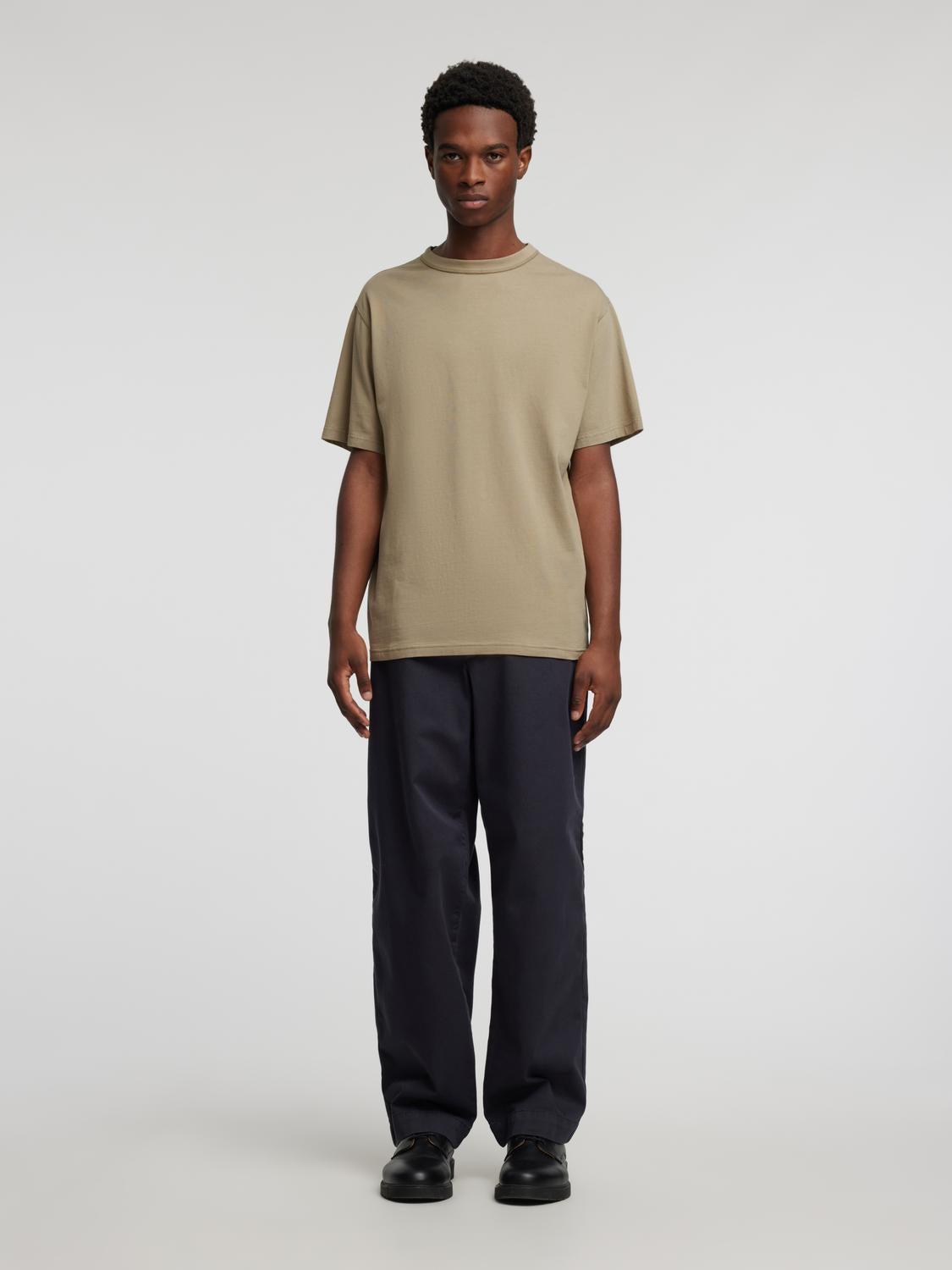 model_shot-front_full